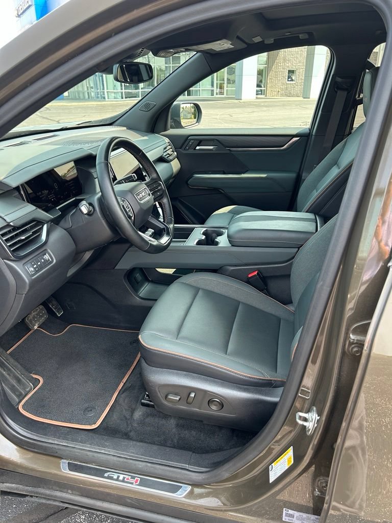 Used 2025 GMC Acadia AT4 AWD/4WD image 15