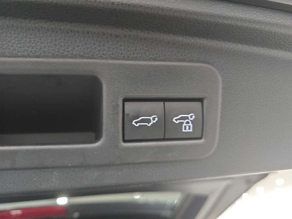 Used 2025 Toyota 4Runner Limited AWD/4WD image 28