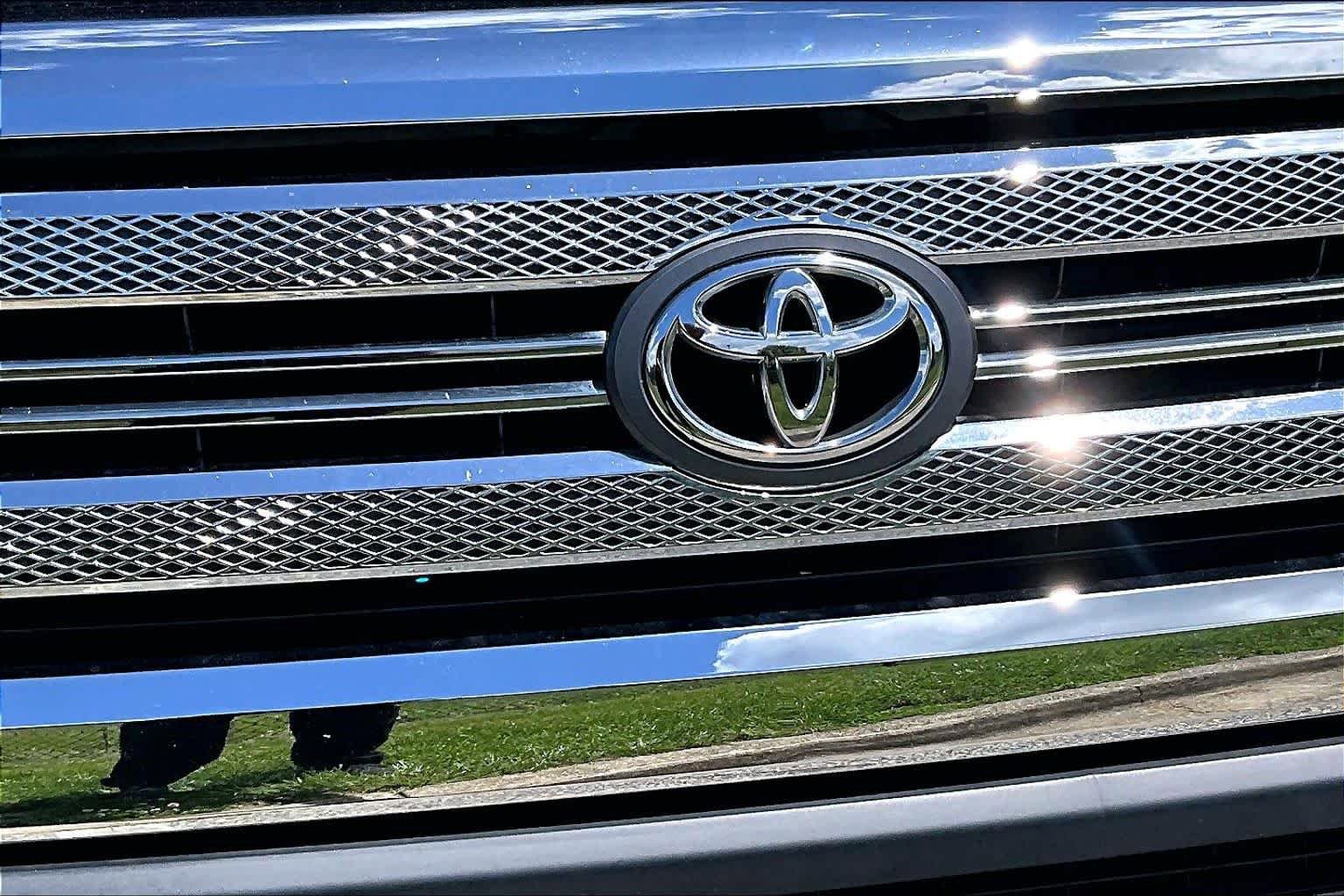 Used 2015 Toyota Tundra SR5 w/ SR5 Upgrade Package RWD image 29