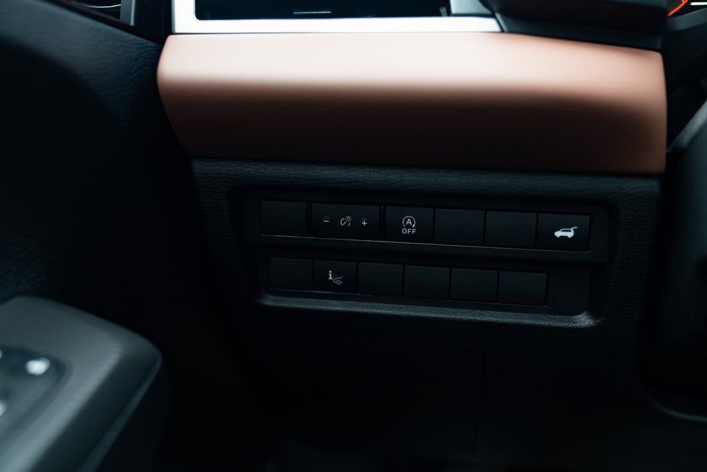 New 2026 Mitsubishi Outlander SEL image 13