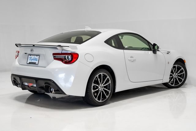 Used 2018 Toyota 86 RWD image 26