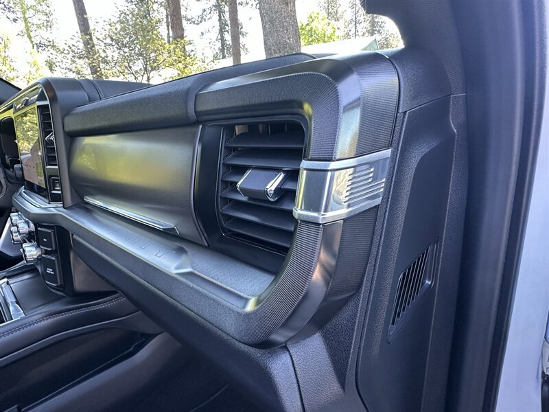 Used 2026 Ford F350 Platinum w/ Tremor Off-Road Package AWD/4WD image 60