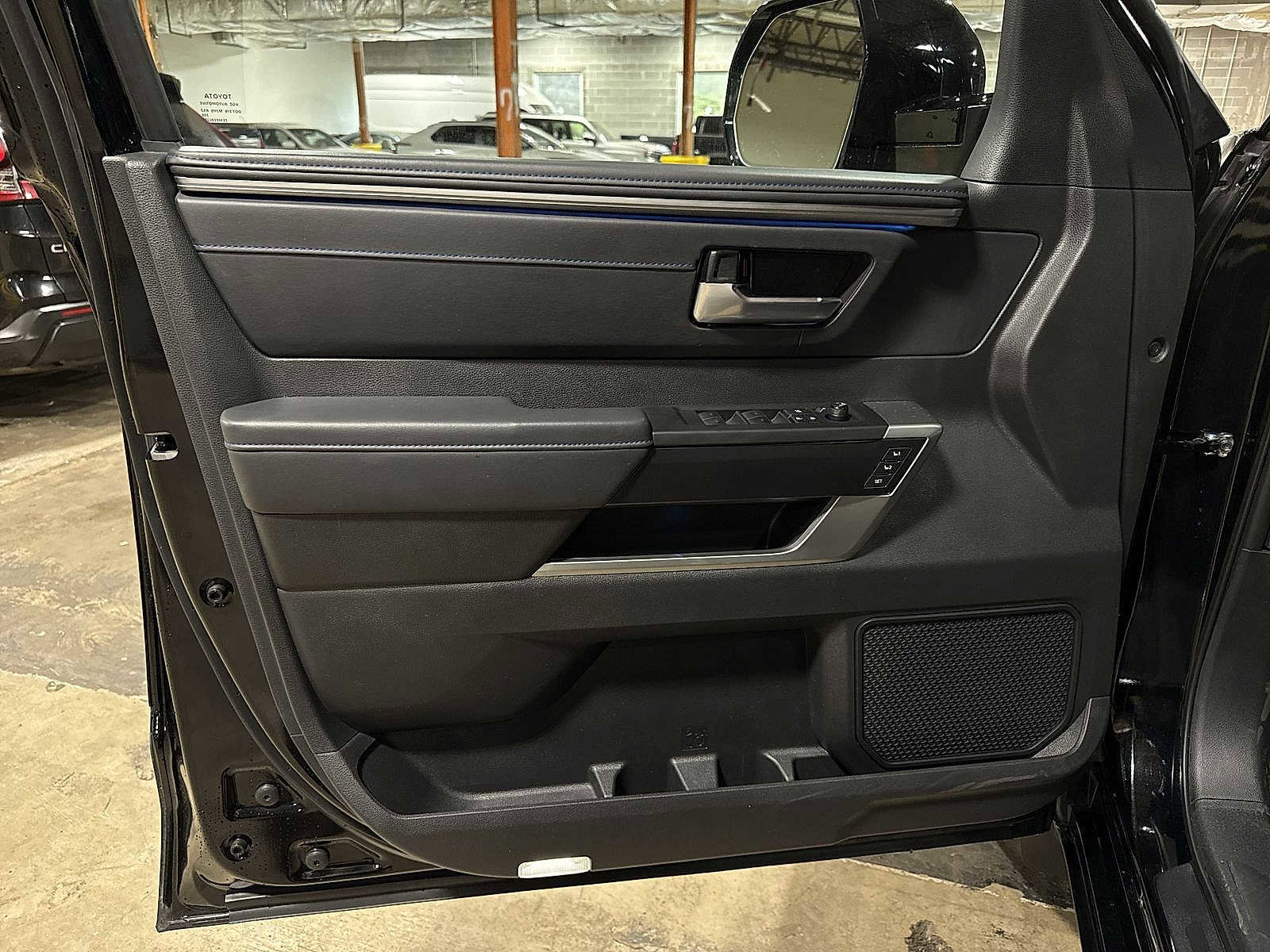 Used 2024 Toyota Sequoia Platinum image 32