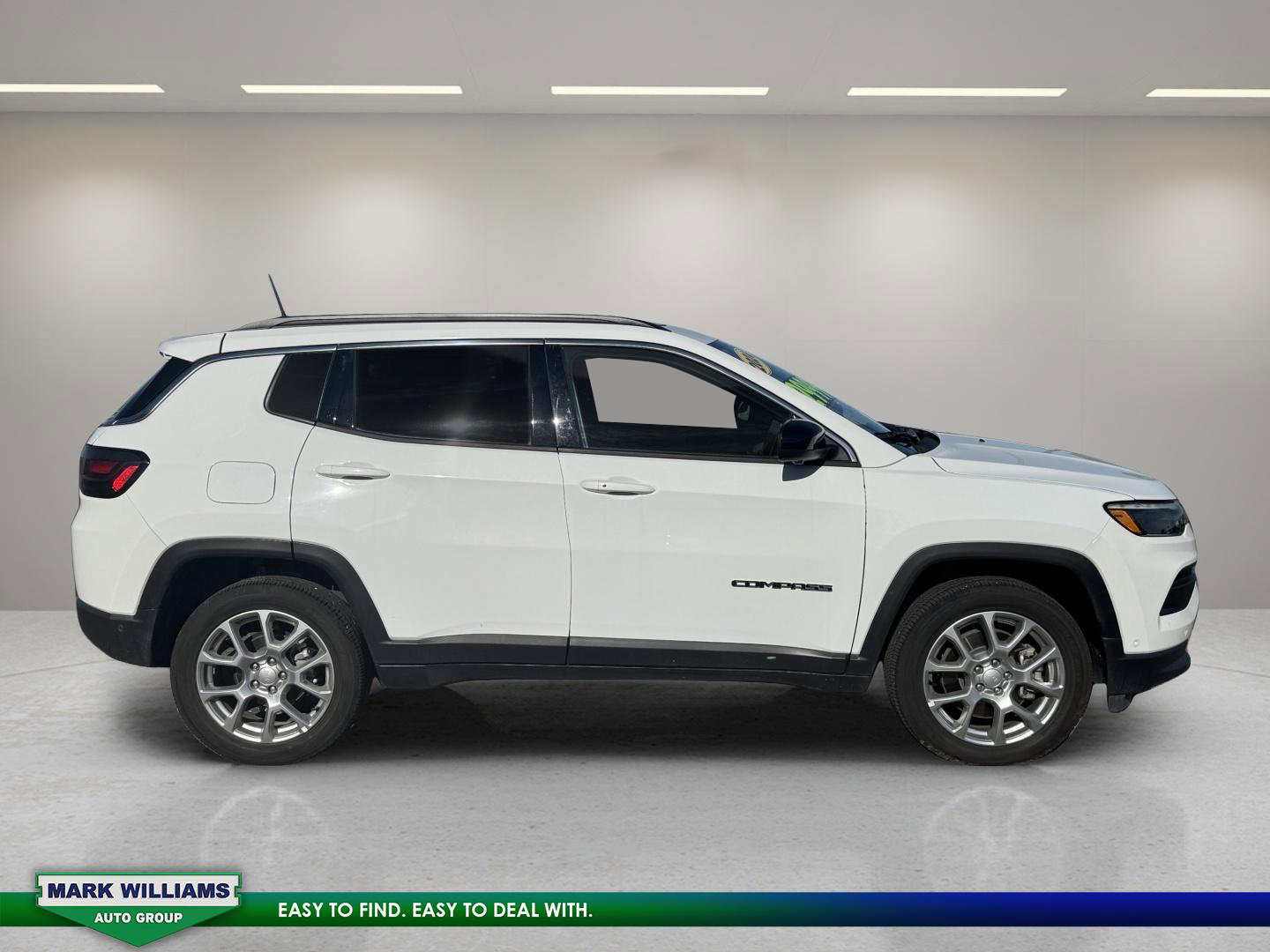 Used 2024 Jeep Compass Latitude w/ Sun and Sound Group image 6
