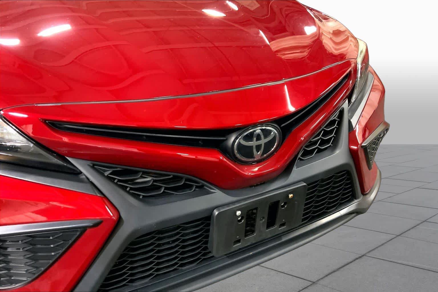 Used 2023 Toyota Camry SE w/ Cold Weather Package AWD/4WD image 30