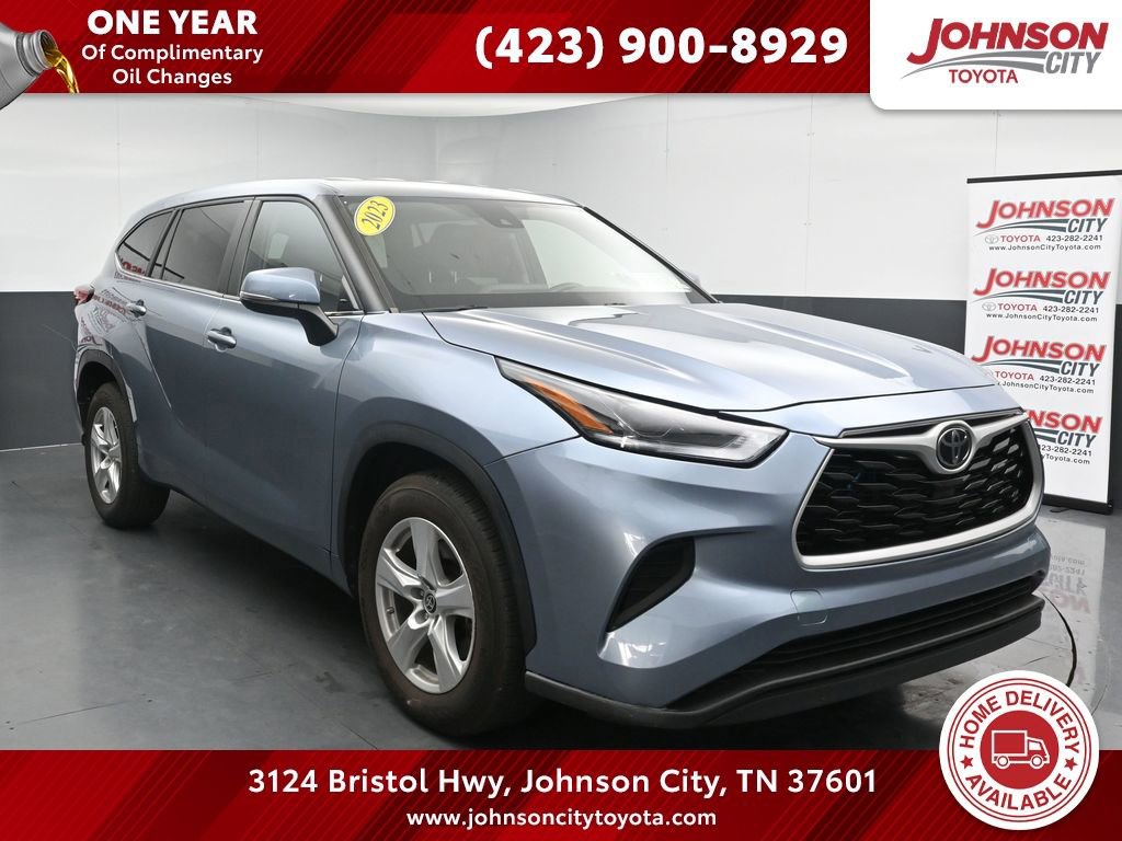 Used 2023 Toyota Highlander LE image 1
