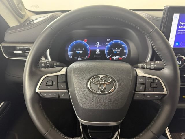 Used 2023 Toyota Highlander Limited AWD/4WD image 12