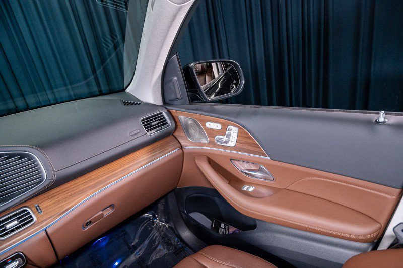New 2026 Mercedes-Benz GLS 450 4MATIC image 28