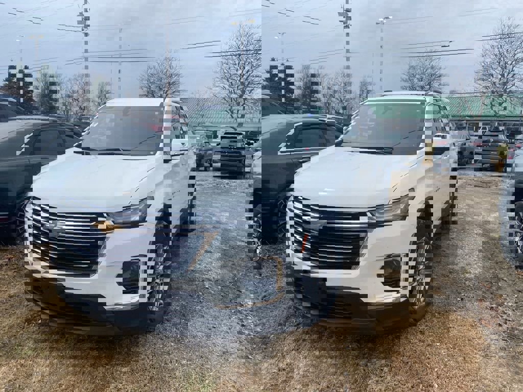 Used 2023 Chevrolet Traverse LT image 3