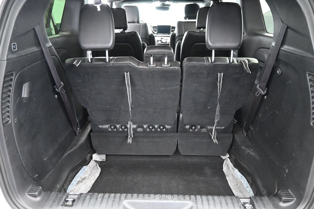 Used 2025 Chrysler Pacifica Select FWD image 14