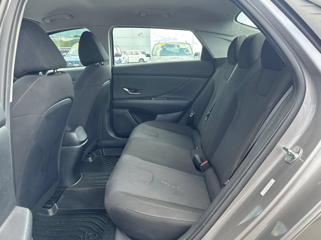 Used 2023 Hyundai Elantra SE w/ Cargo Package FWD image 20