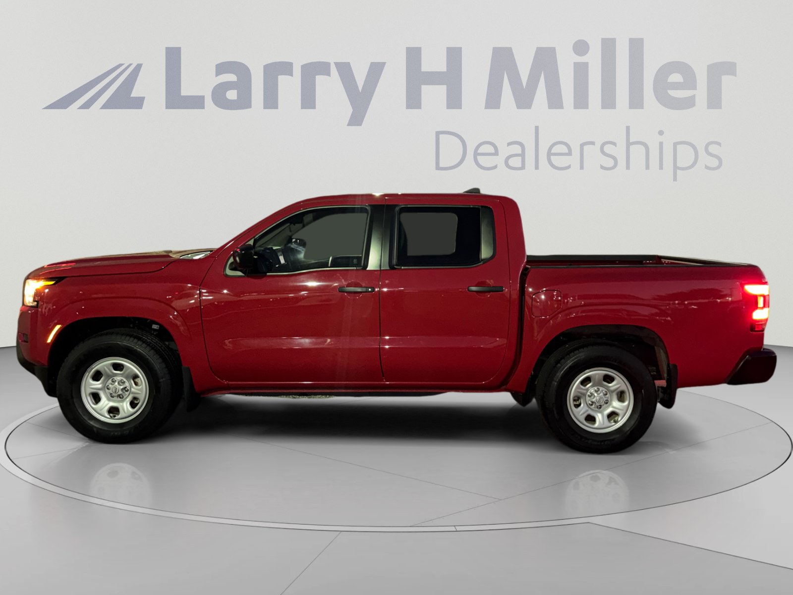 Used 2022 Nissan Frontier S w/ Technology Package RWD image 2