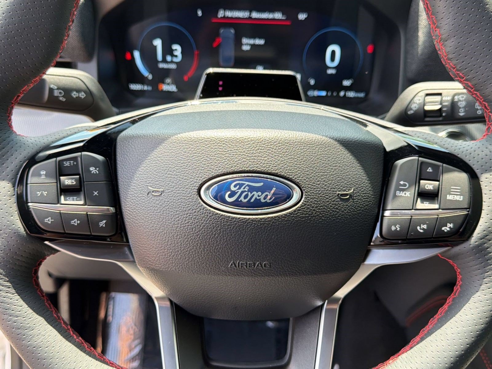 Used 2025 Ford Explorer ST-Line w/ Premium Package RWD image 11
