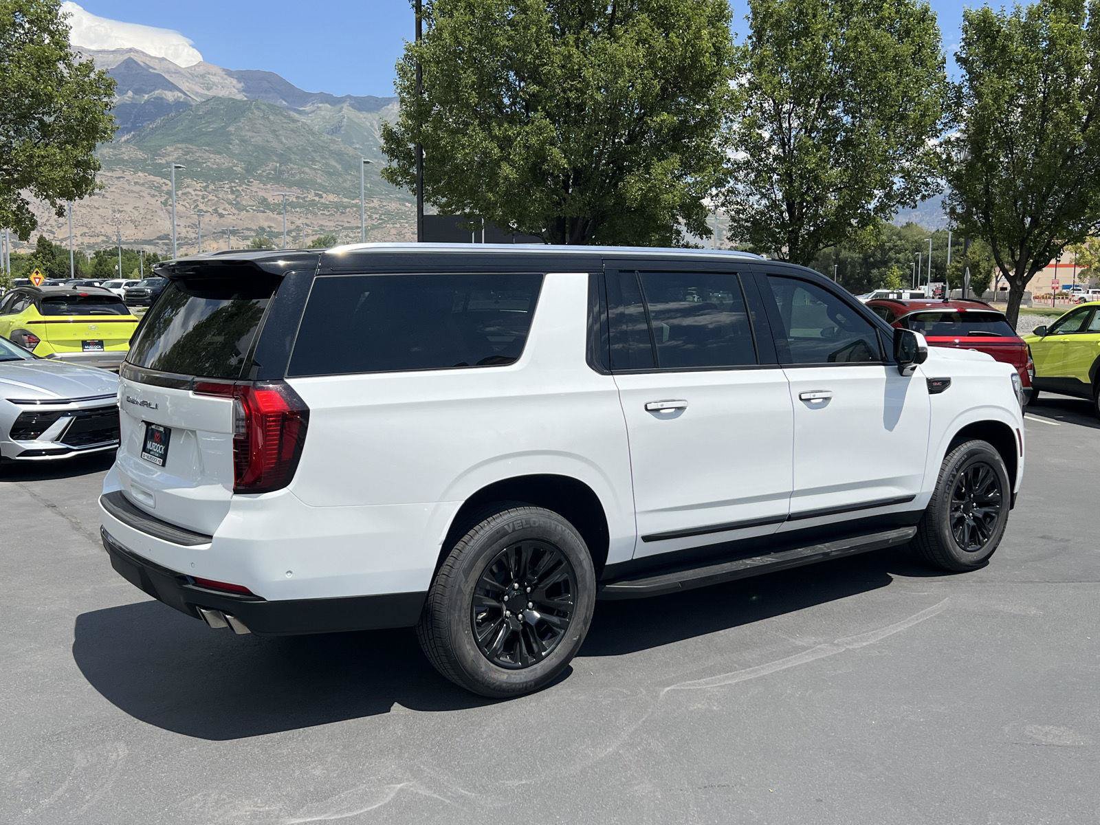 Used 2025 GMC Yukon XL Denali AWD/4WD image 7