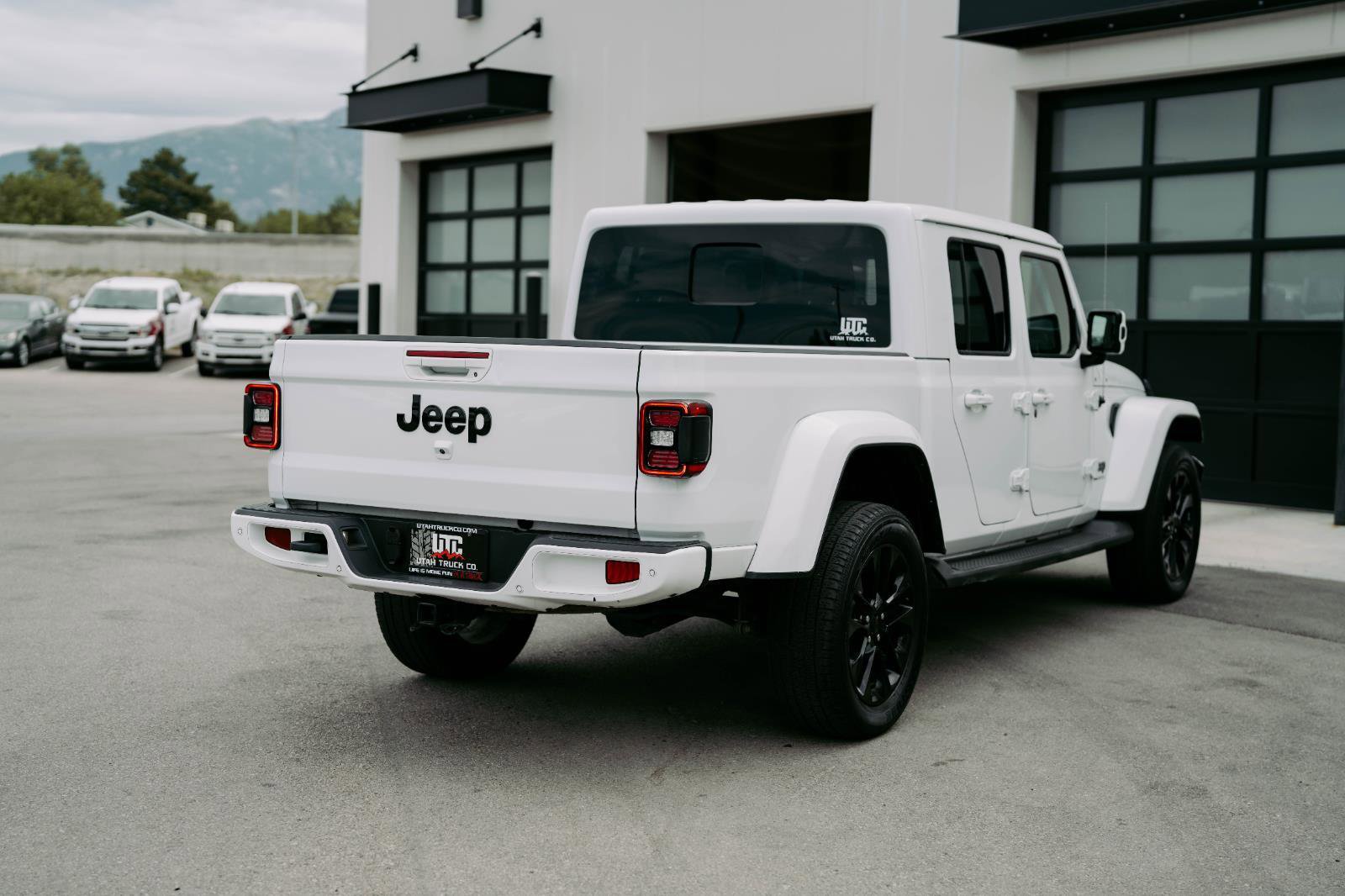 Used 2021 Jeep Gladiator Overland image 7