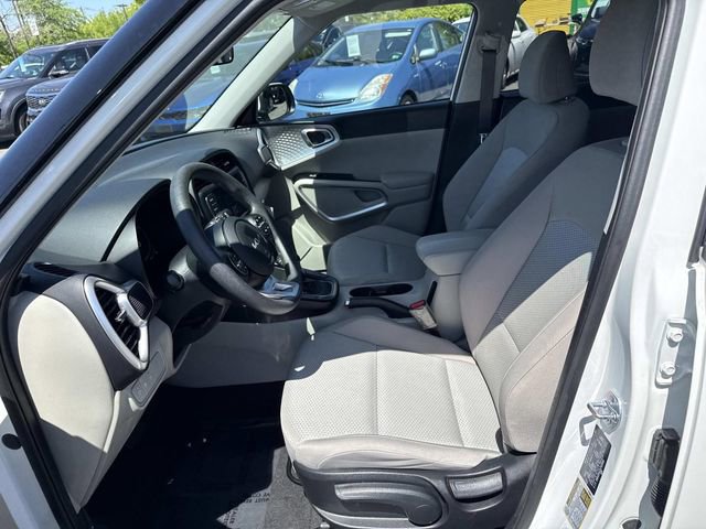 Used 2025 Kia Soul LX w/ LX Technology Package image 14