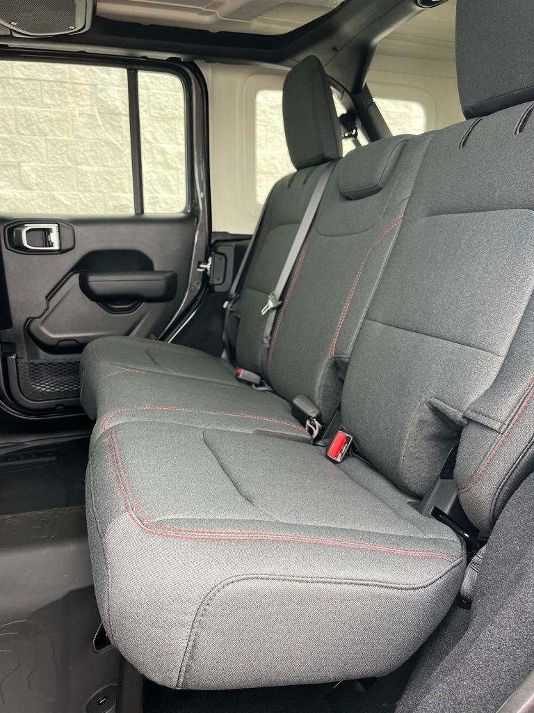 New 2026 Jeep Wrangler Unlimited Rubicon w/ Xtreme 35 Tire Package image 24