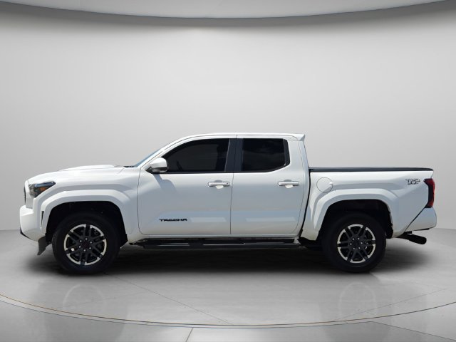 Used 2024 Toyota Tacoma TRD Sport RWD image 3