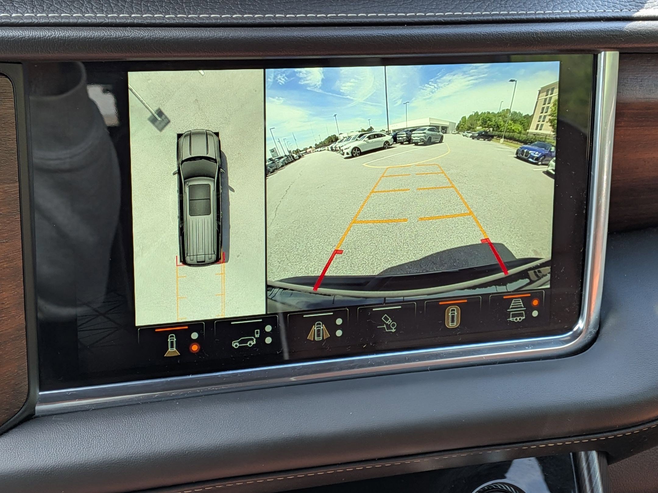 Used 2024 GMC Yukon Denali Ultimate image 26