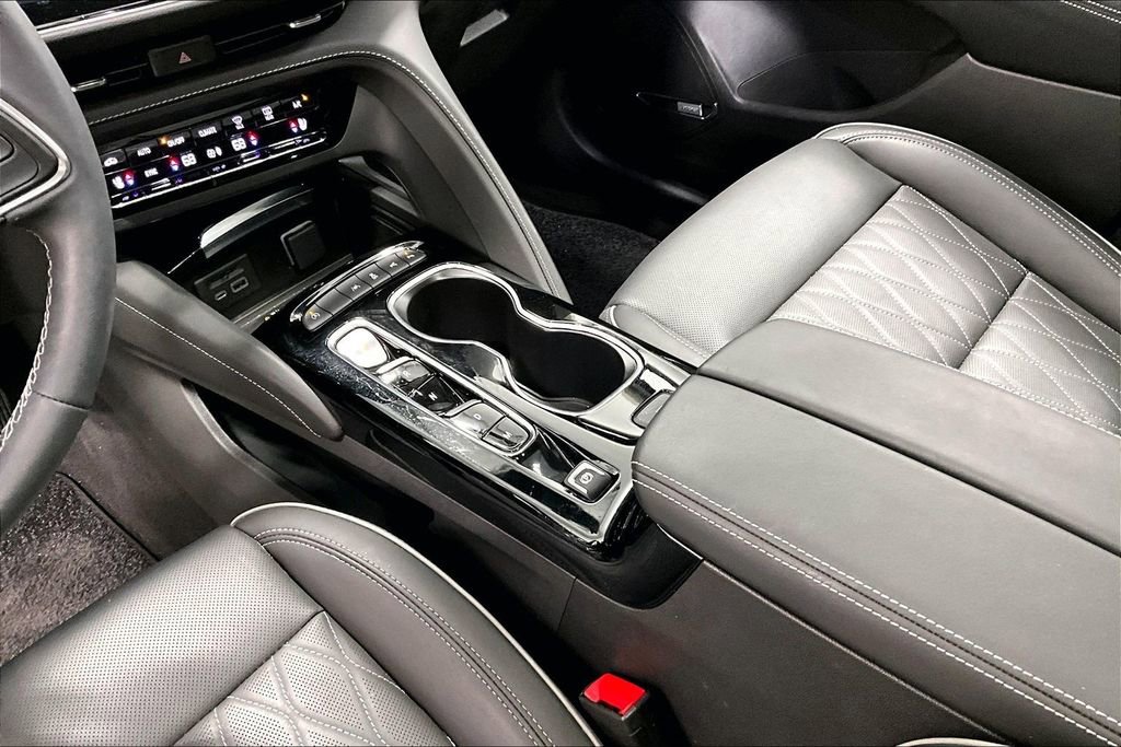 Used 2023 Buick Envision Avenir image 17