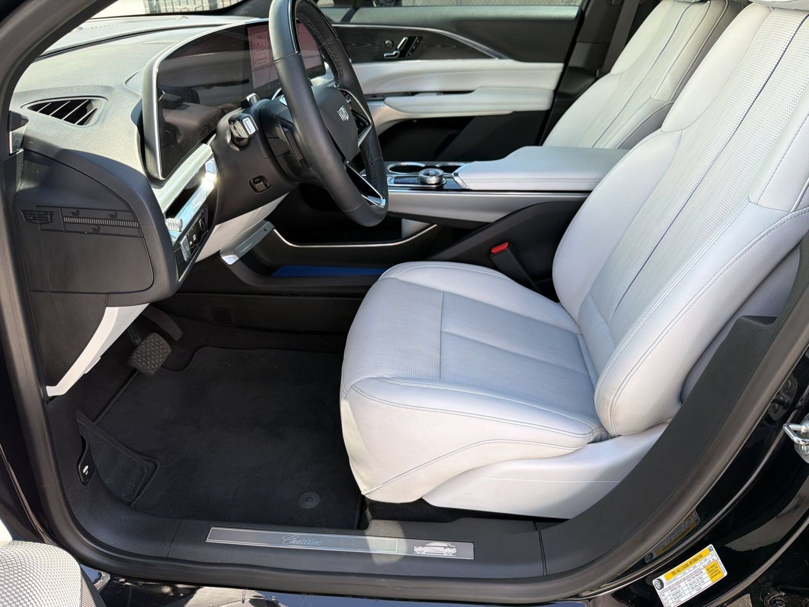 Certified 2024 Cadillac Lyriq Sport AWD/4WD image 4