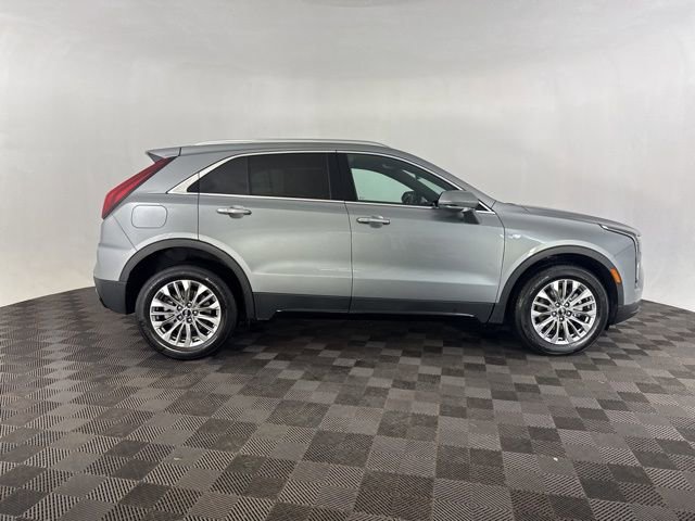 Used 2024 Cadillac XT4 Premium Luxury image 7