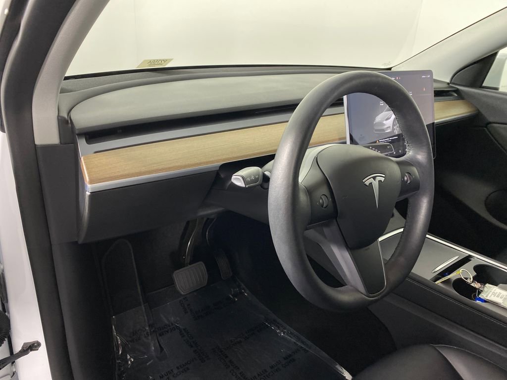 Used 2022 Tesla Model Y Long Range image 10