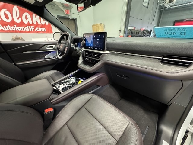 Used 2025 Ford Explorer Platinum w/ LUX Leather Package AWD/4WD image 12
