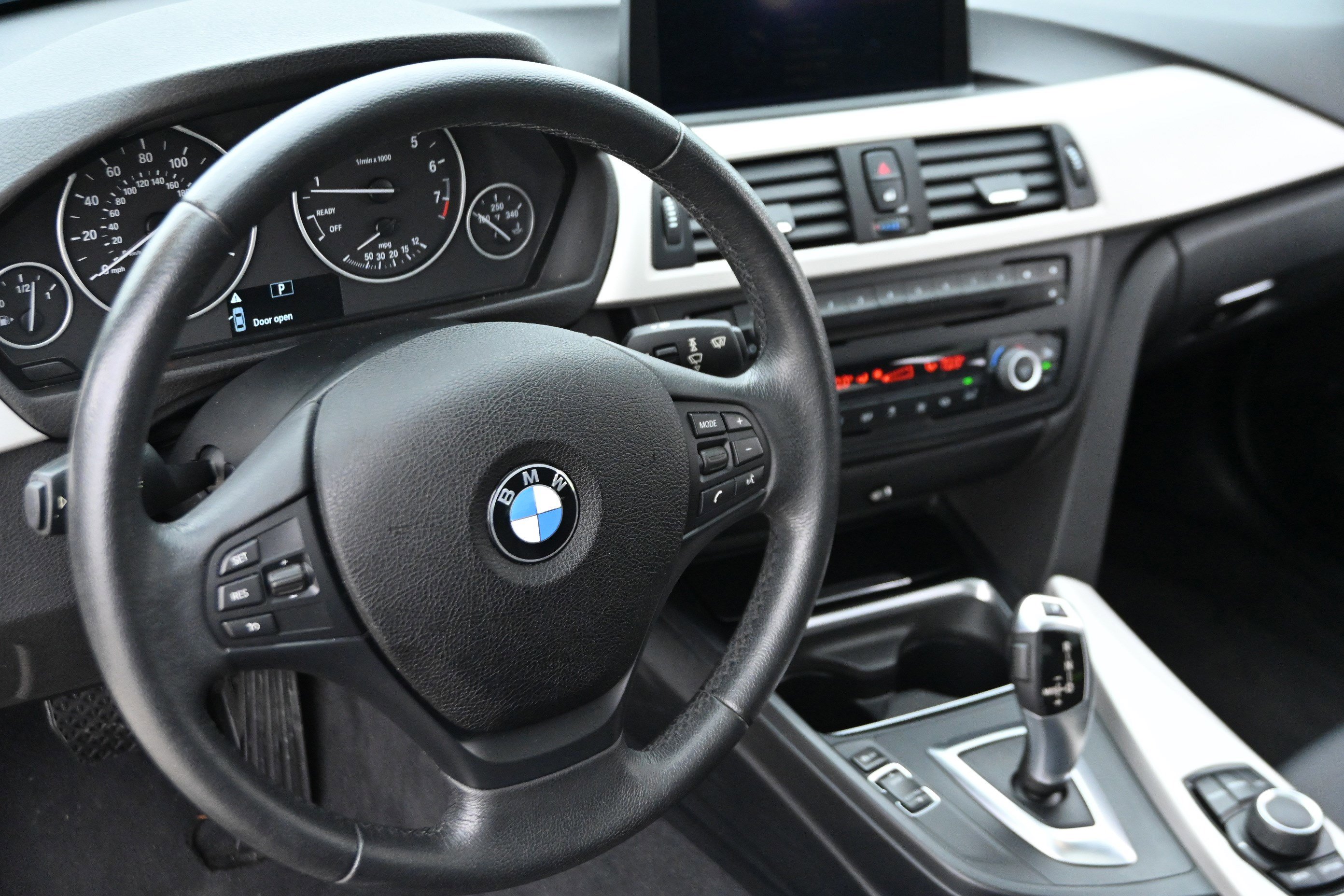 Used 2015 BMW 320i xDrive Sedan image 31