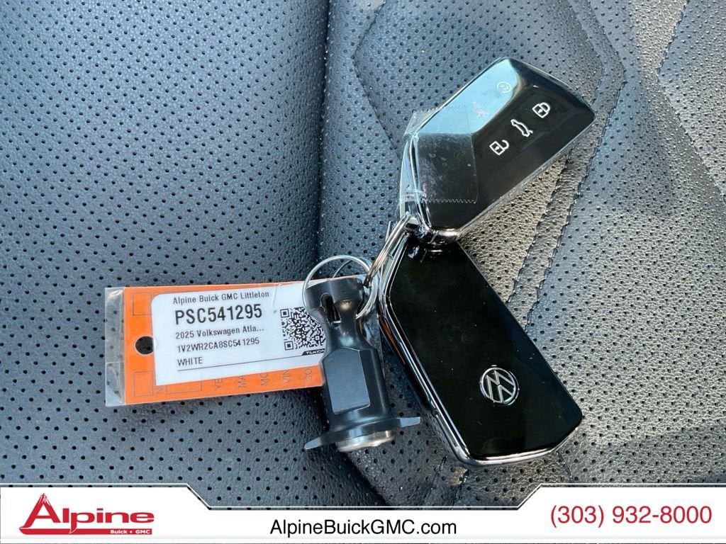 Used 2025 Volkswagen Atlas SE FWD image 20