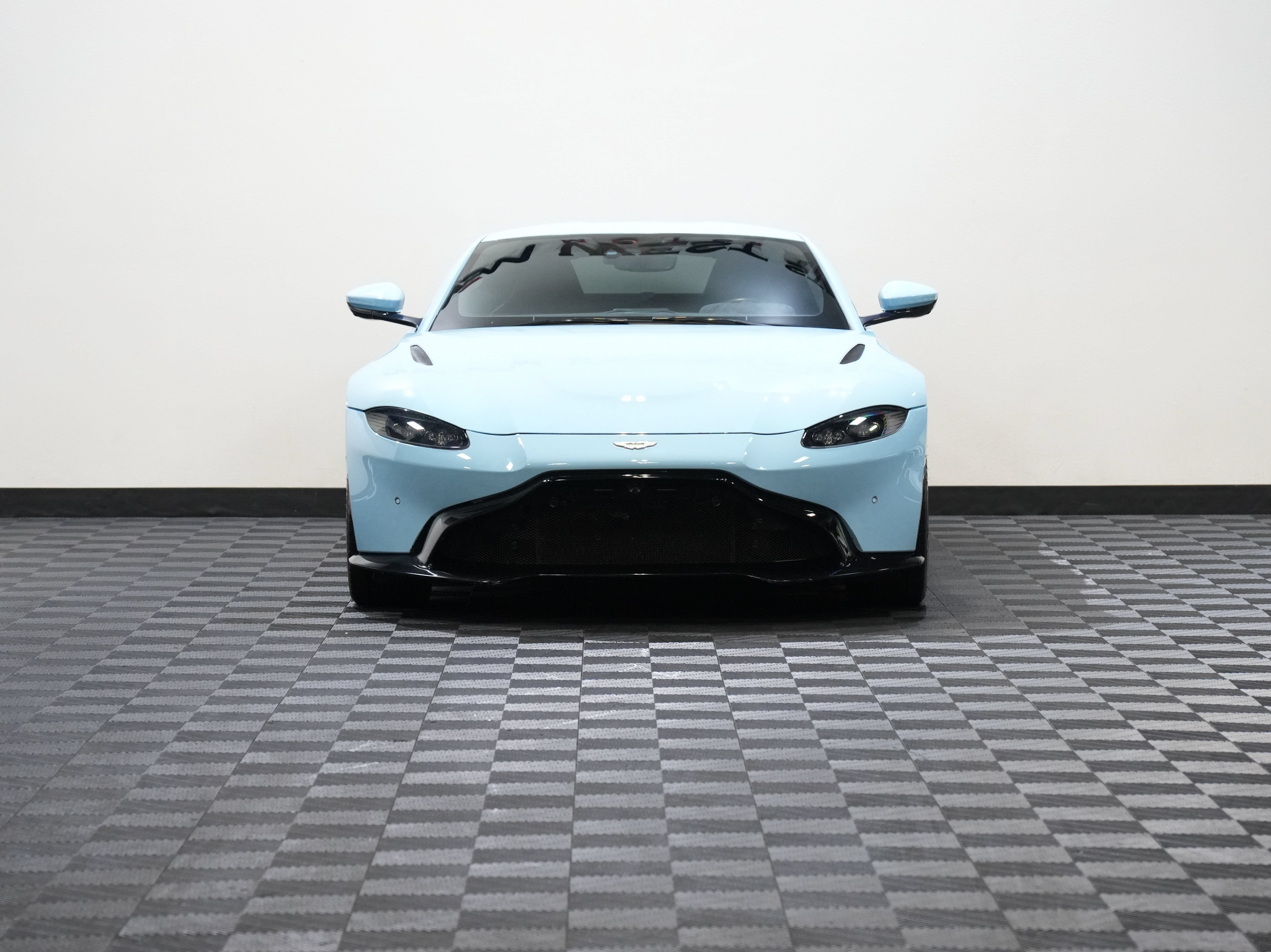Used 2020 Aston Martin V8 Vantage Coupe RWD image 4