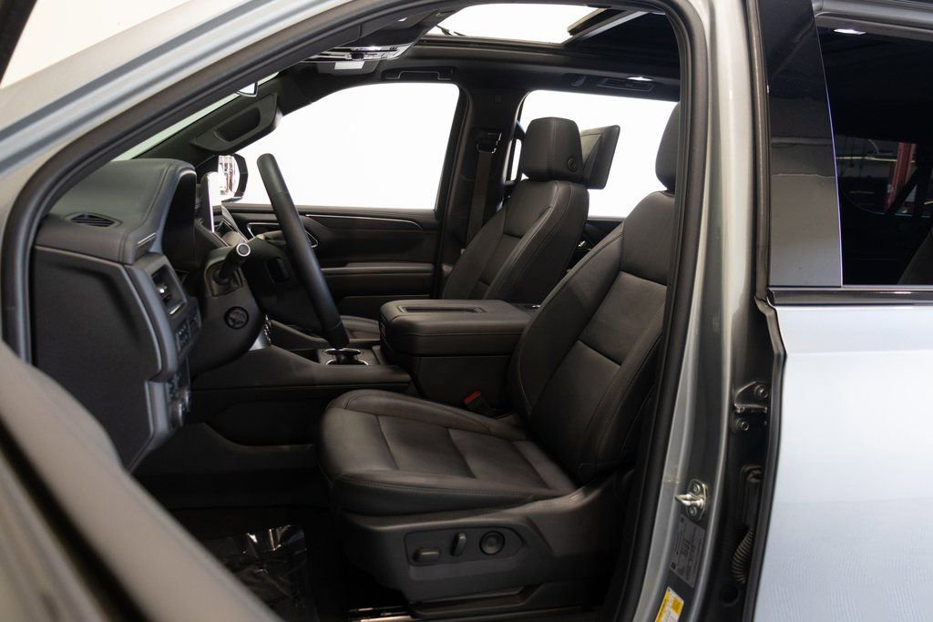 Used 2024 Chevrolet Suburban Z71 w/ Luxury Package image 20