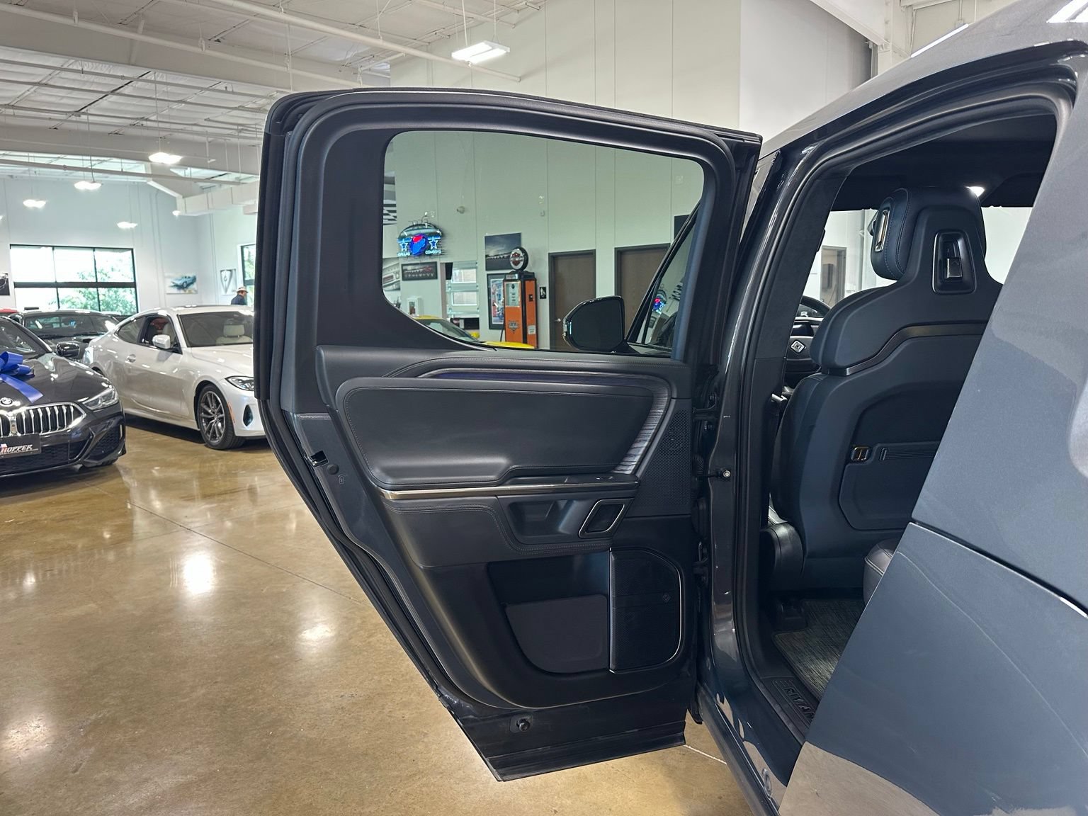 Used 2023 Rivian R1T Adventure AWD/4WD image 37