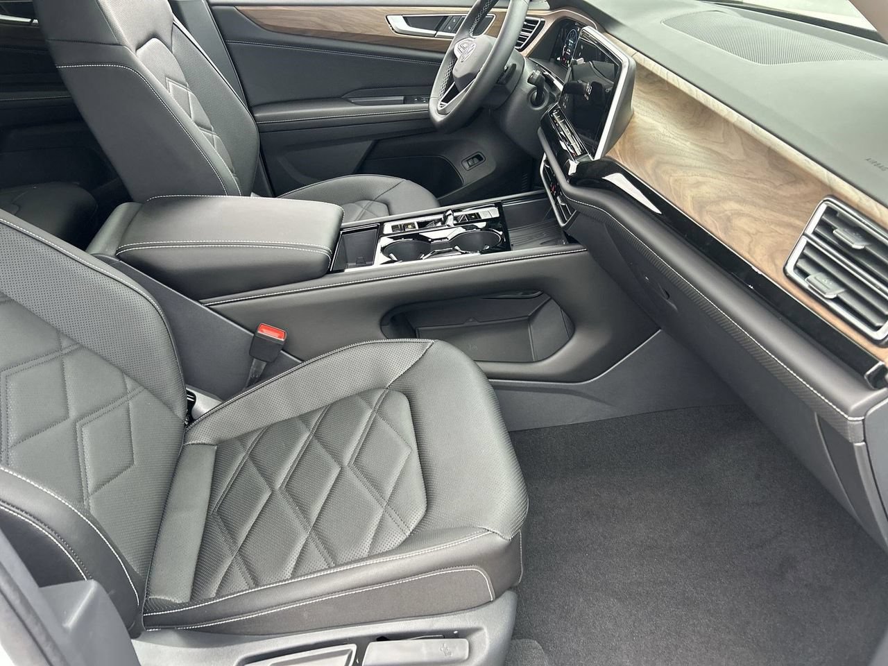 New 2026 Volkswagen Atlas SE FWD image 8