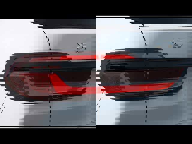 New 2025 BMW X7 M60i w/ Climate Comfort Package image 8