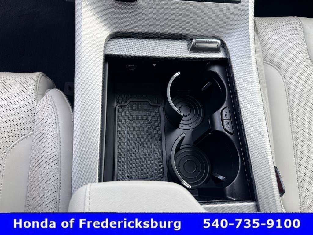 Used 2022 Hyundai Palisade Limited w/ Winter Package image 46