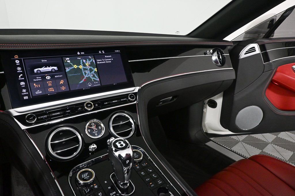 Used 2021 Bentley Continental GT V8 image 11