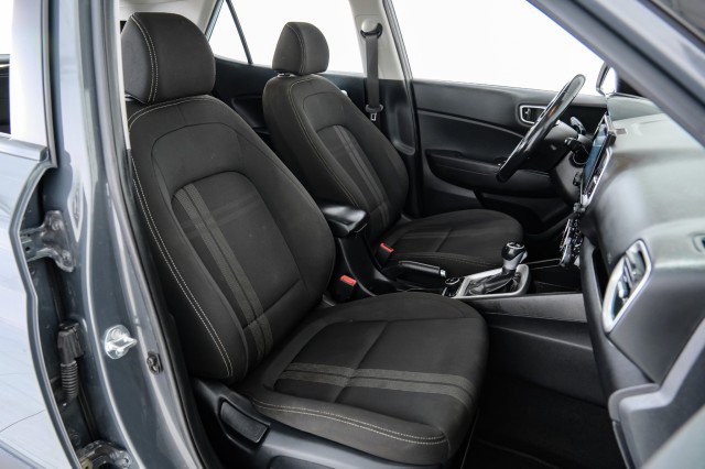 Used 2024 Hyundai Venue SEL FWD image 31