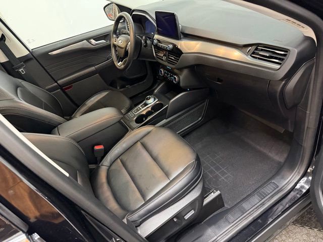 Used 2022 Ford Escape Titanium w/ Class II Trailer Tow Package image 36