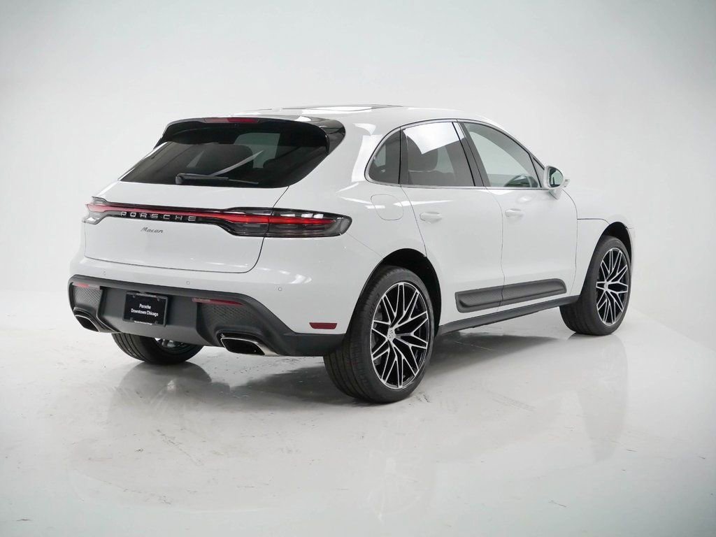 Certified 2025 Porsche Macan image 10