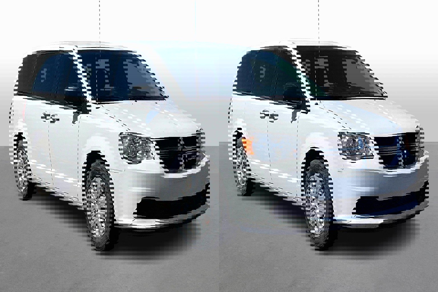 Used 2019 Dodge Grand Caravan SE w/ UConnect Hands-Free Group image 9