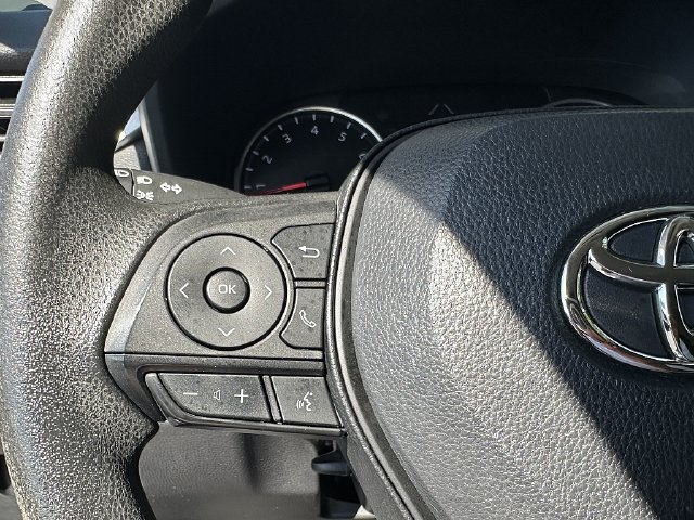 Used 2022 Toyota RAV4 LE FWD image 22