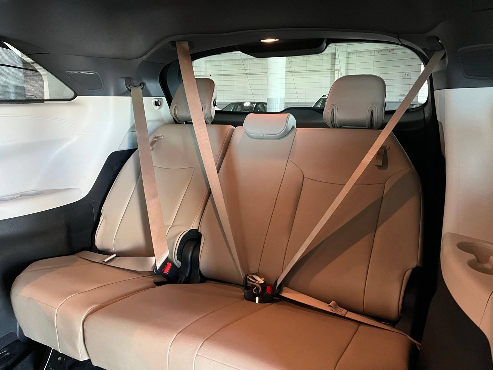 Used 2023 Toyota Sienna Limited FWD image 35