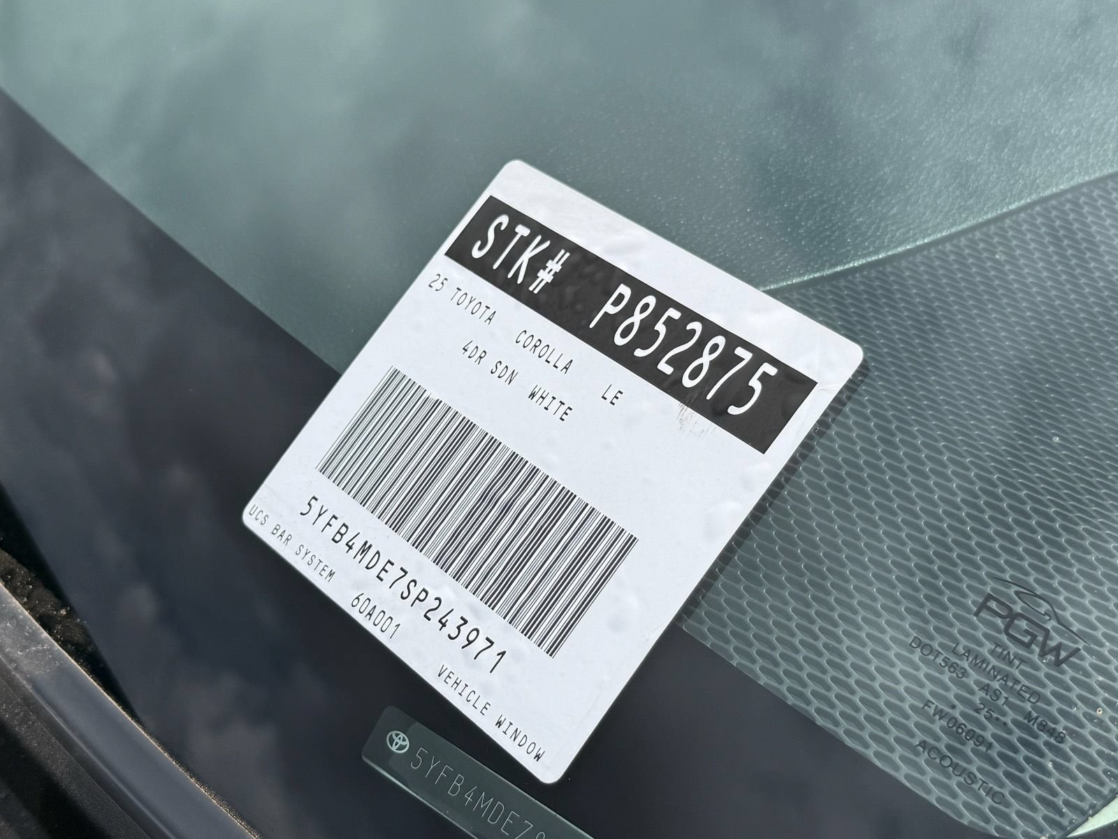 Used 2025 Toyota Corolla LE FWD image 33