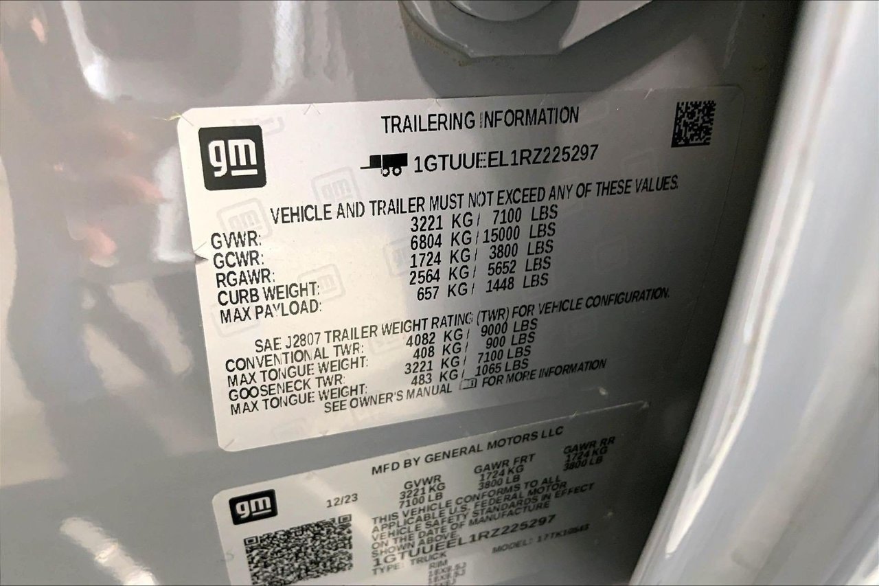Used 2024 GMC Sierra 1500 AT4 w/ Technology Package AWD/4WD image 33