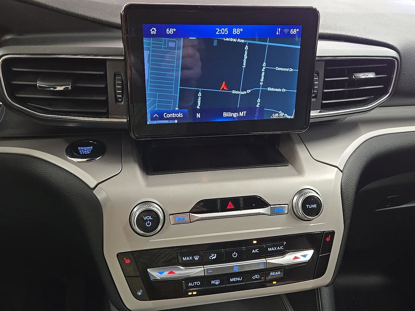 Used 2023 Ford Explorer XLT image 5