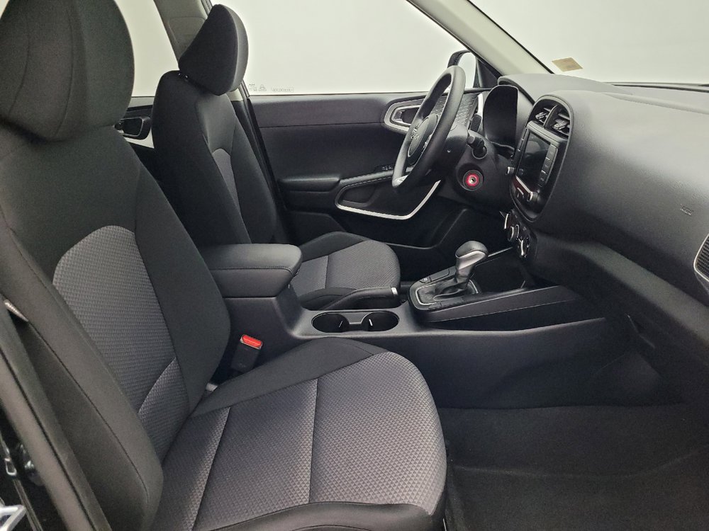 Used 2025 Kia Soul LX w/ LX Technology Package image 21