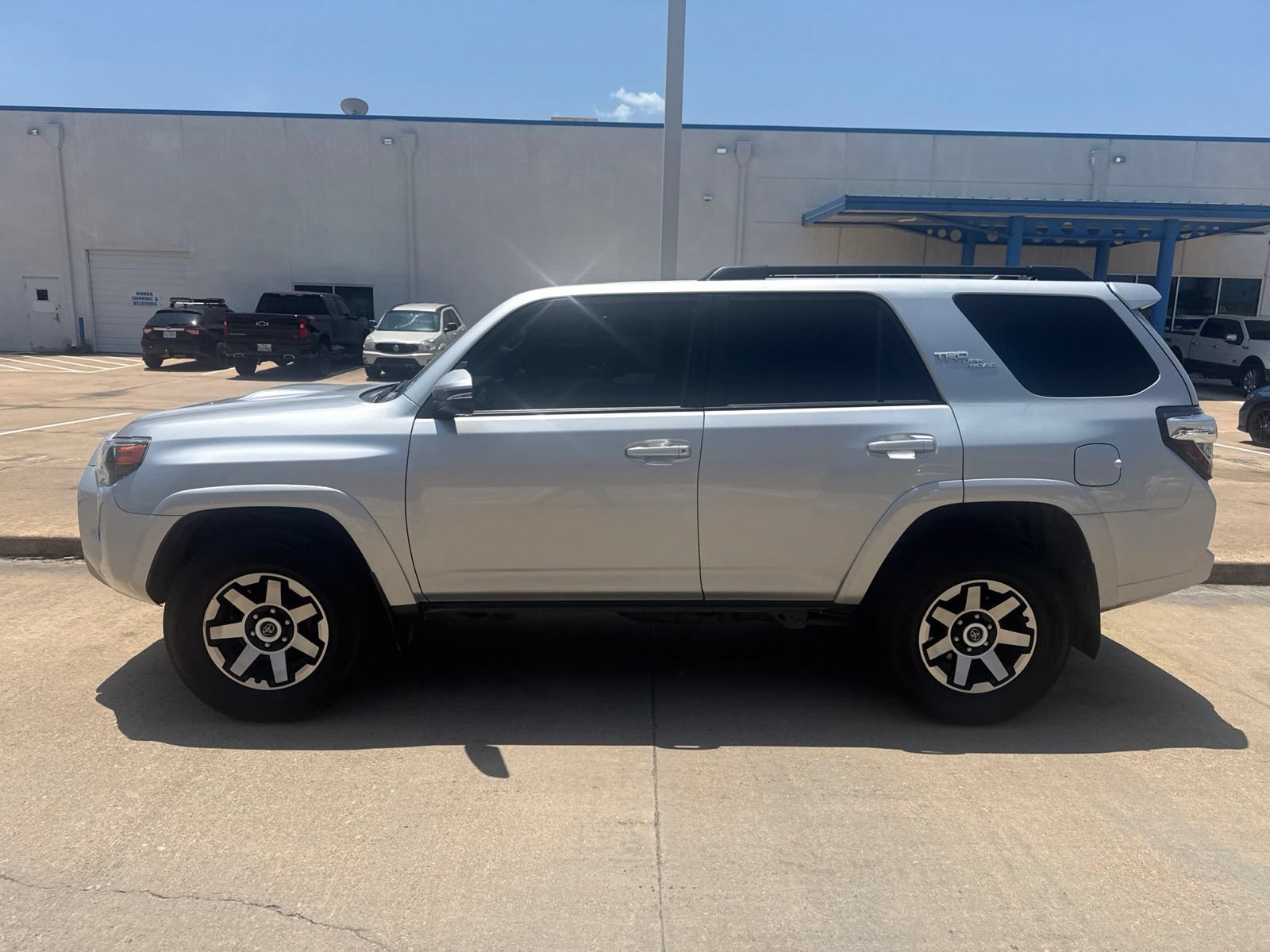Used 2024 Toyota 4Runner TRD Off-Road Premium AWD/4WD image 4
