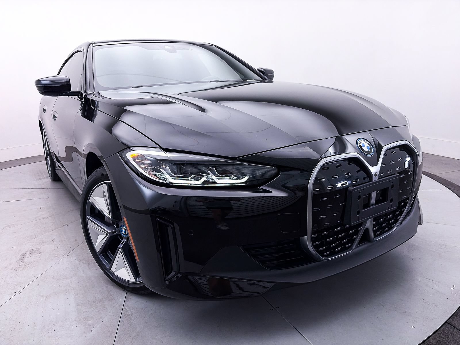 Used 2023 BMW i4 eDrive35 w/ Premium Package RWD image 8