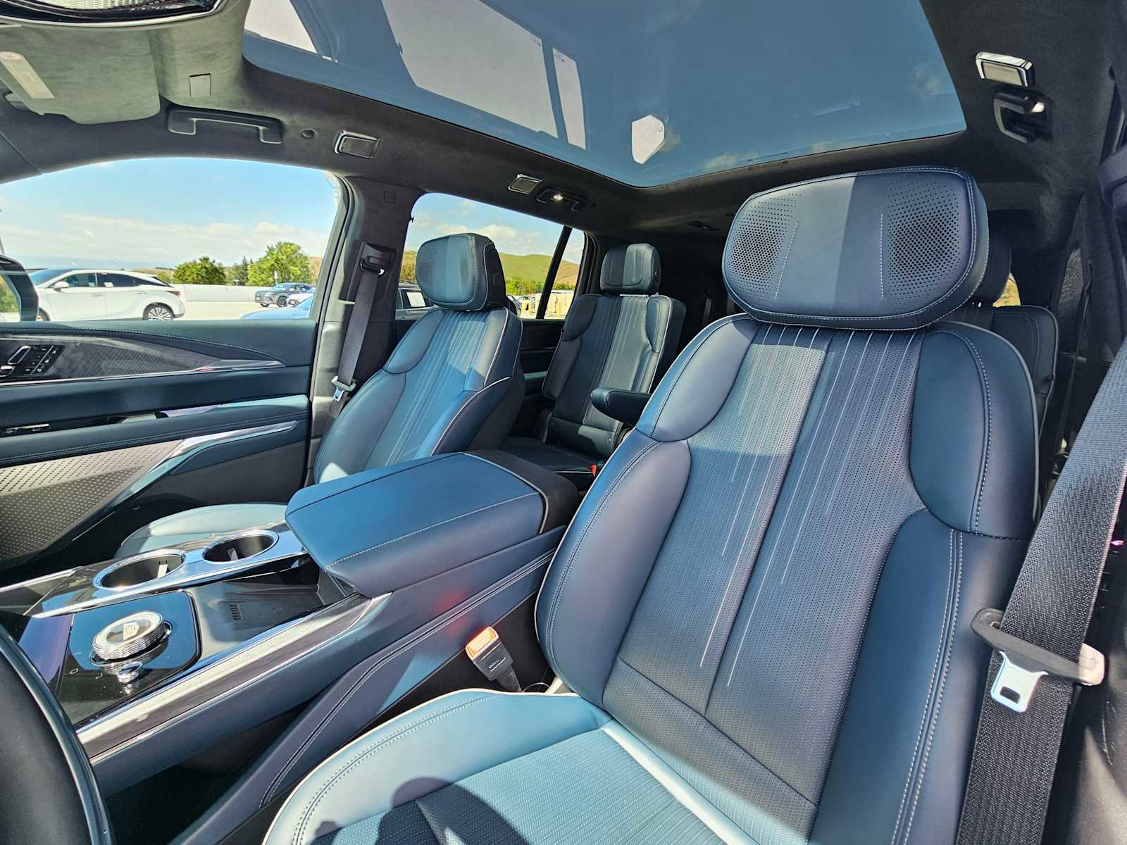 Used 2025 Cadillac Escalade IQ Sport 2 AWD/4WD image 24